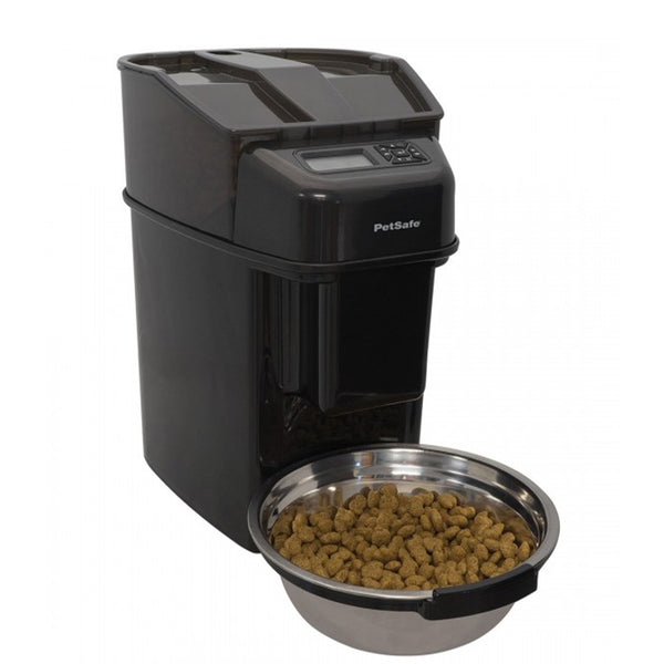 Programmable pet outlet feeder